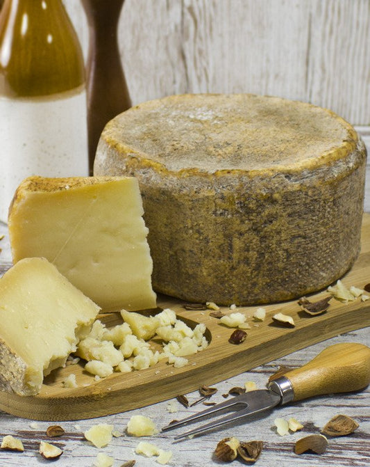 Pecorino Toscano Stagionato DOP – Ser Owczy - dostępny w  hurtowni WT Hurt